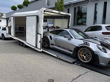 Porsche 992 GT3 RS Weissach  prepaired for transport to UAE